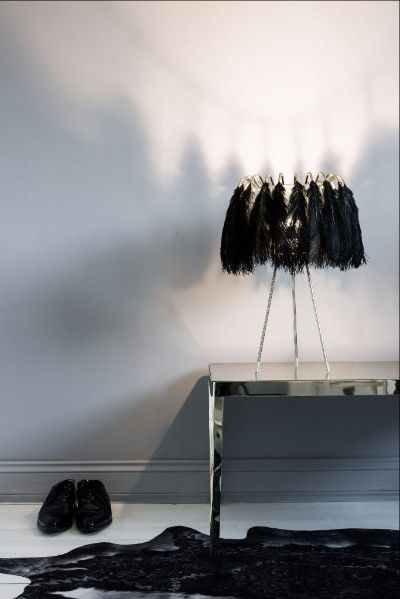 feather-table-lamps-in-black-or-white-45316-p